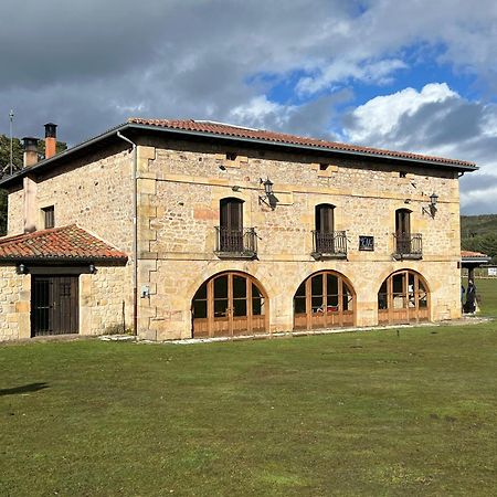 Albergue Pinares - La Casona De Revenga Regumiel de la Sierra Bagian luar foto