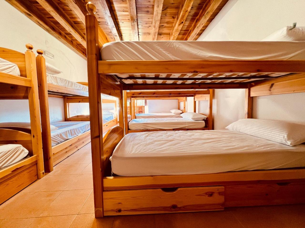 Albergue Pinares - La Casona De Revenga Regumiel de la Sierra Bagian luar foto