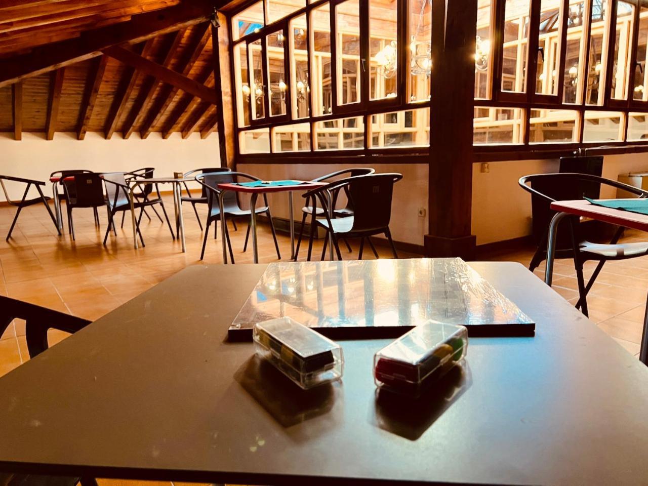 Albergue Pinares - La Casona De Revenga Regumiel de la Sierra Bagian luar foto