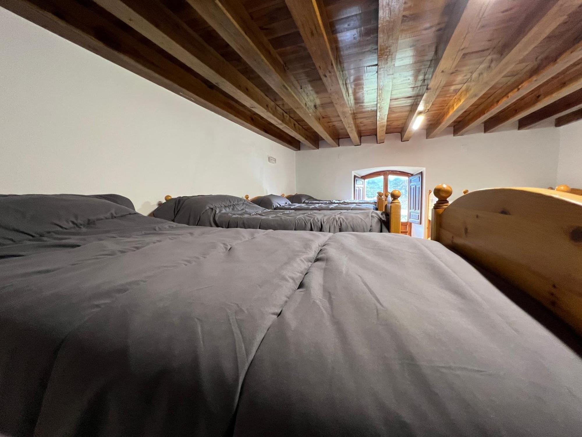 Albergue Pinares - La Casona De Revenga Regumiel de la Sierra Bagian luar foto