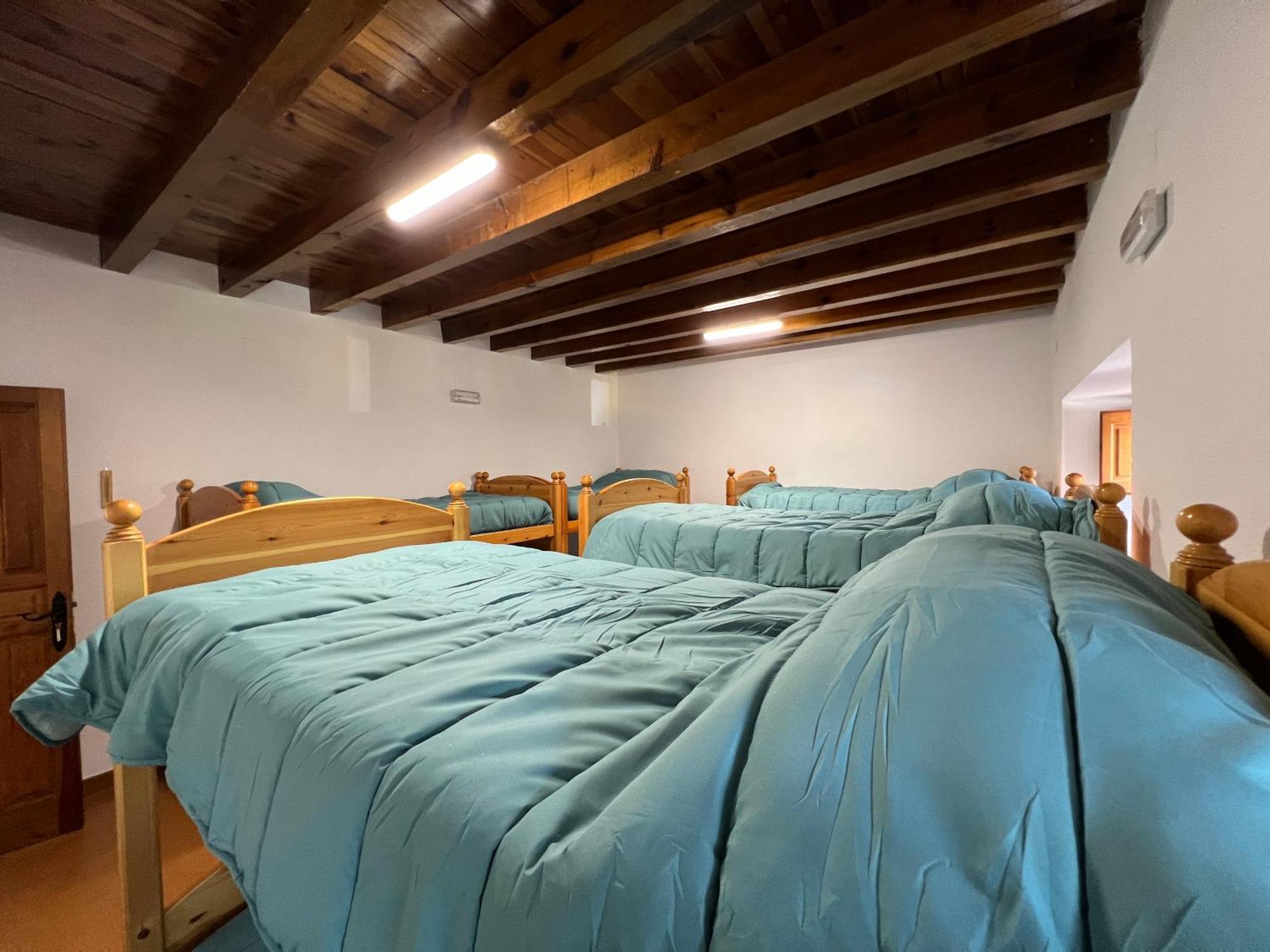 Albergue Pinares - La Casona De Revenga Regumiel de la Sierra Bagian luar foto