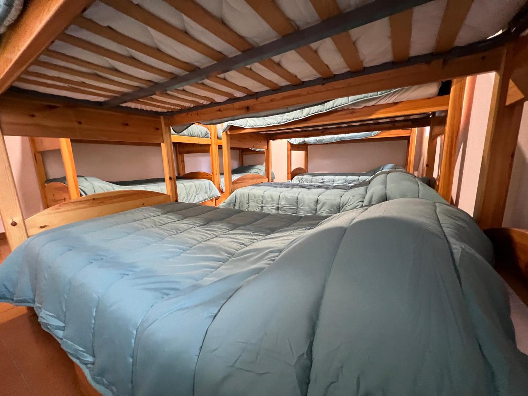 Albergue Pinares - La Casona De Revenga Regumiel de la Sierra Bagian luar foto