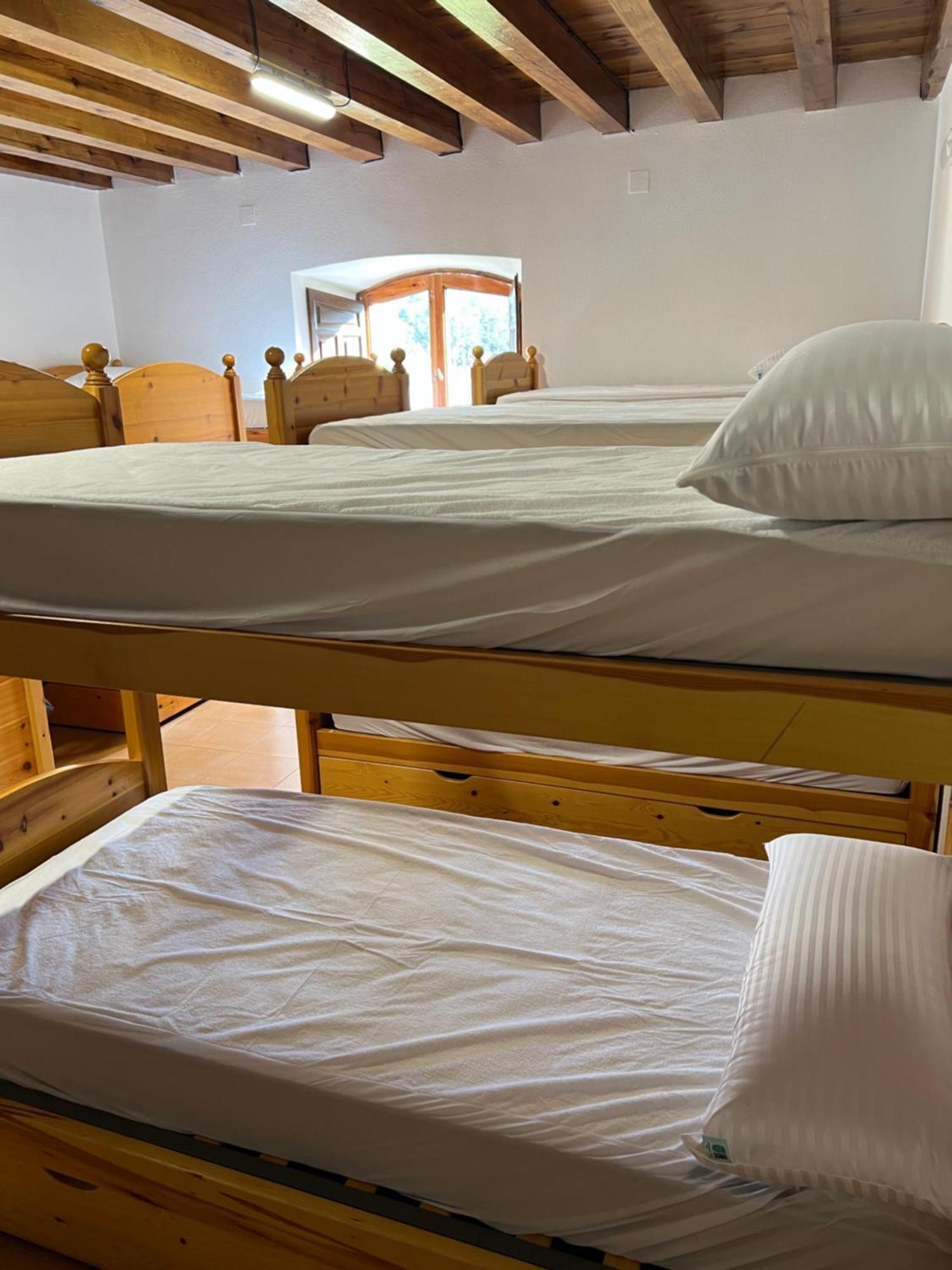 Albergue Pinares - La Casona De Revenga Regumiel de la Sierra Bagian luar foto