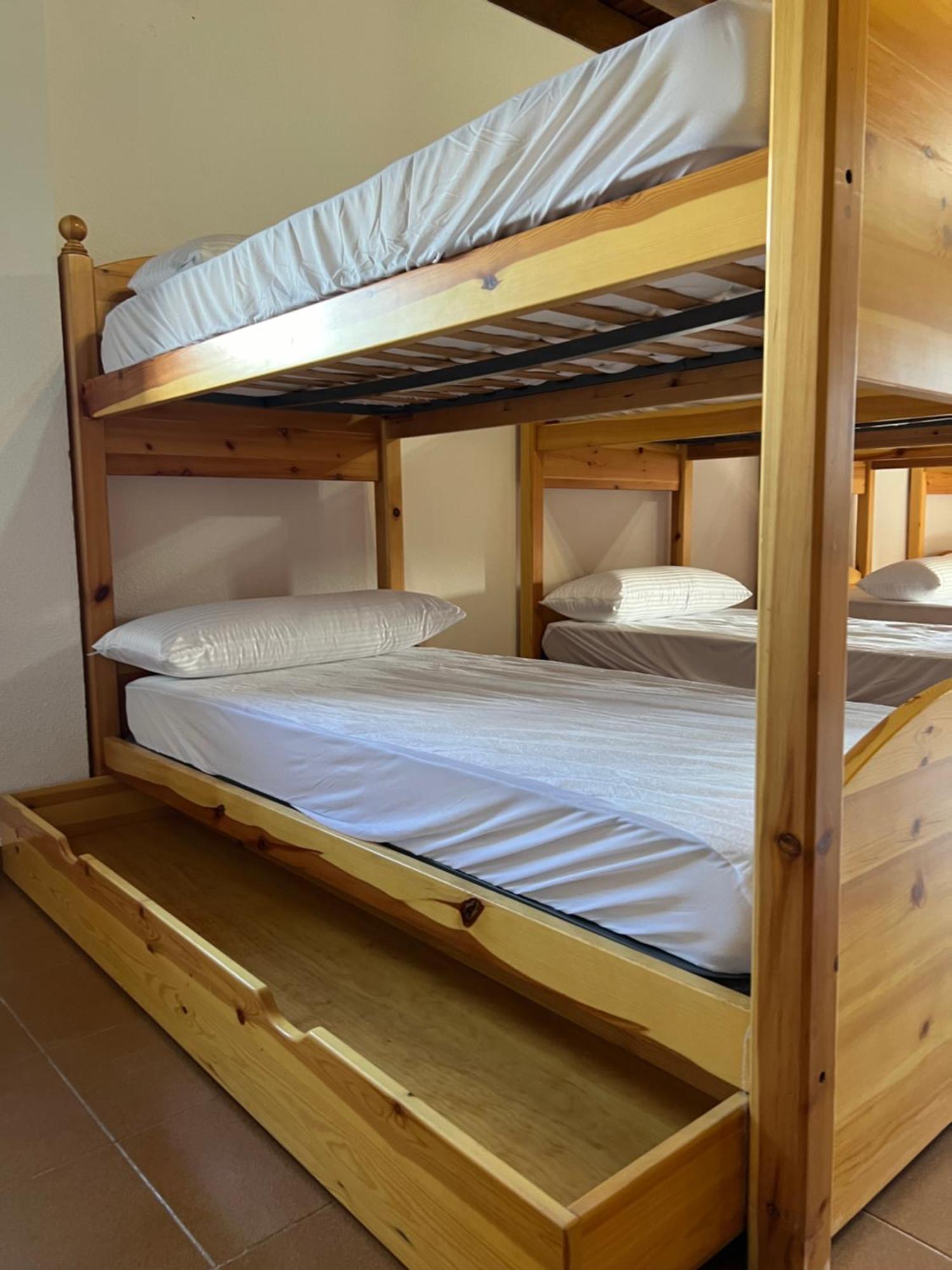 Albergue Pinares - La Casona De Revenga Regumiel de la Sierra Bagian luar foto