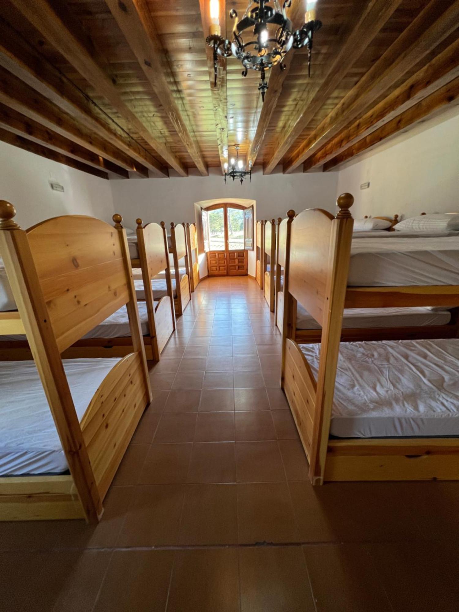 Albergue Pinares - La Casona De Revenga Regumiel de la Sierra Bagian luar foto