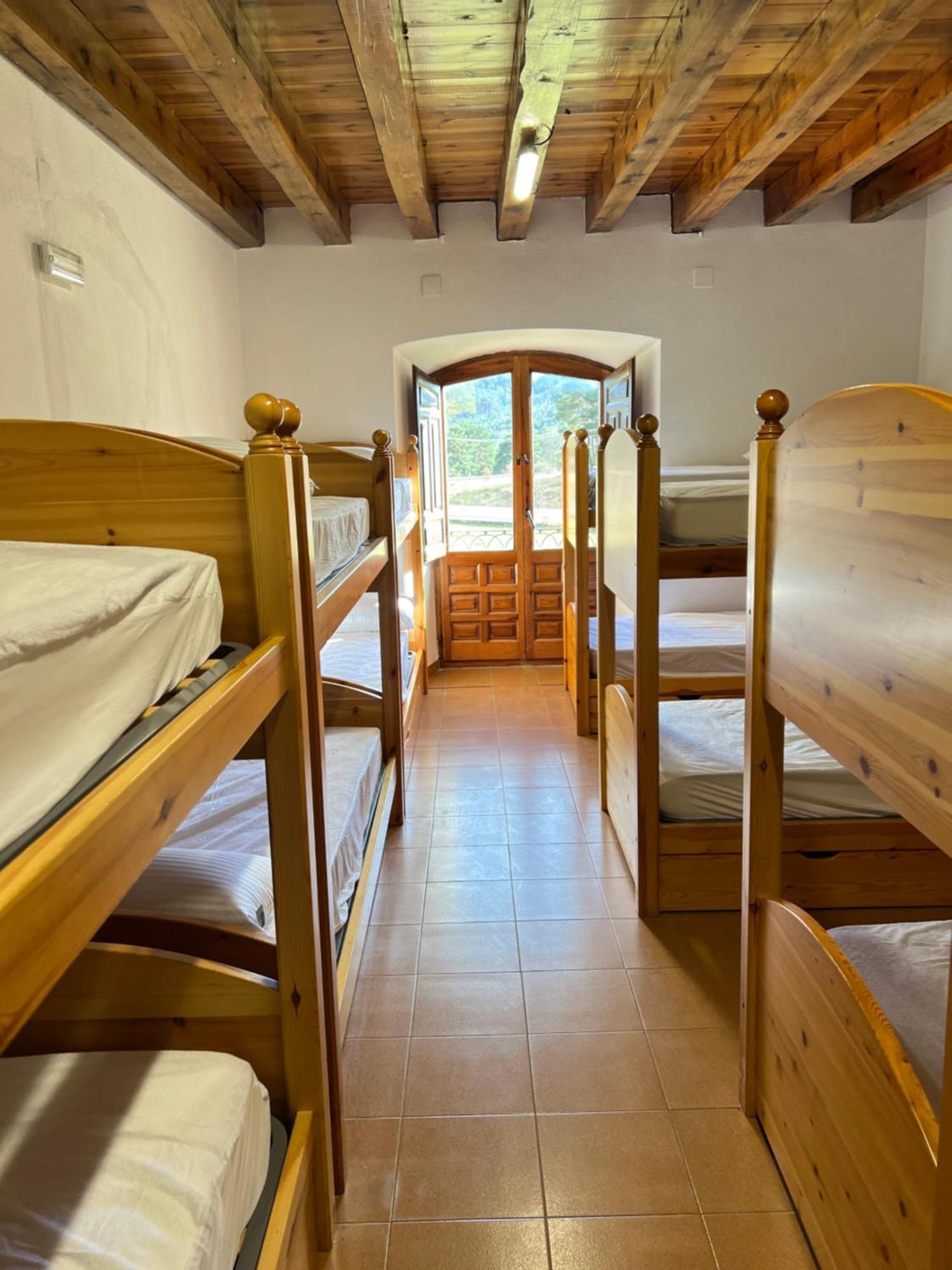 Albergue Pinares - La Casona De Revenga Regumiel de la Sierra Bagian luar foto