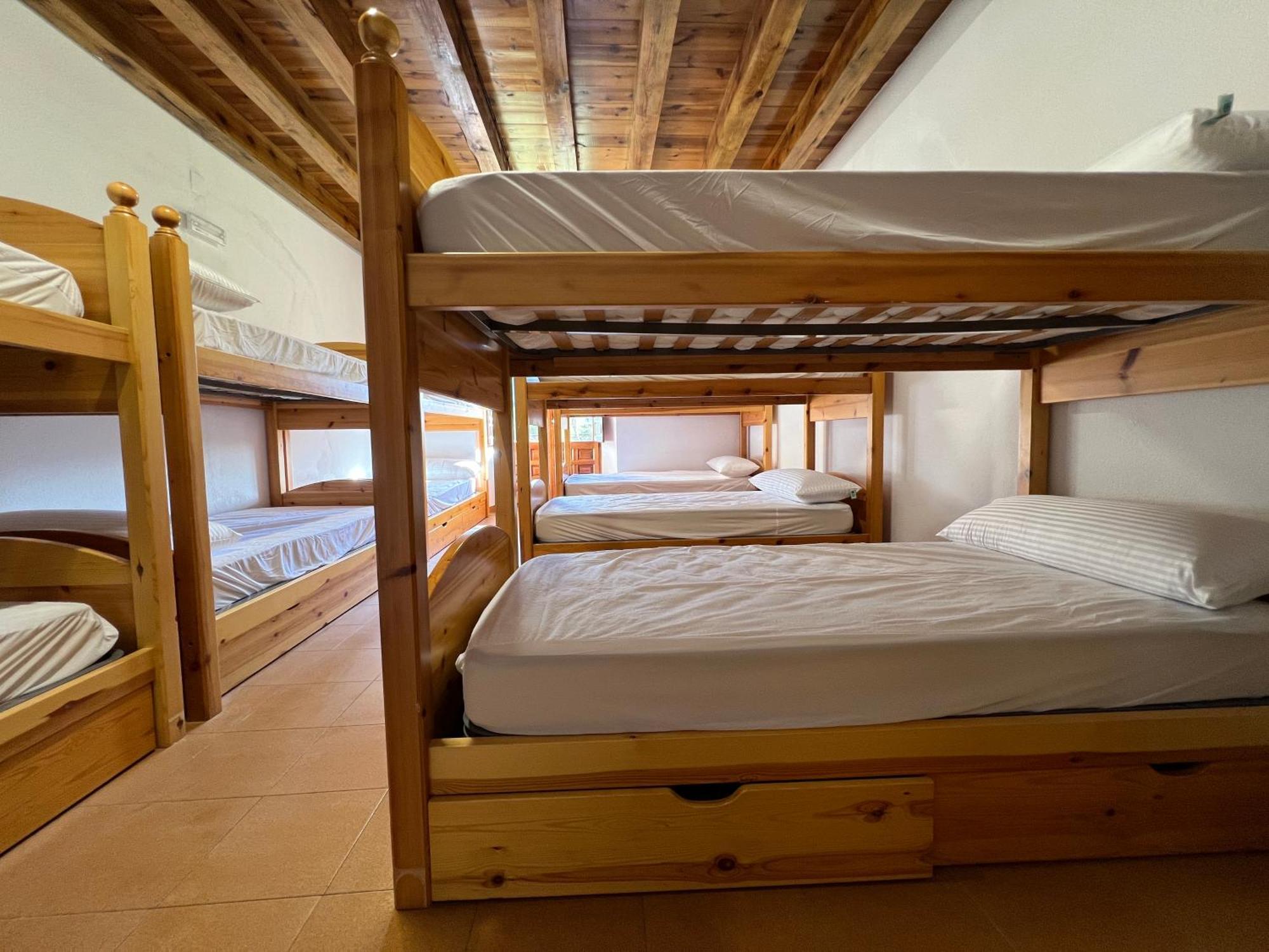 Albergue Pinares - La Casona De Revenga Regumiel de la Sierra Bagian luar foto